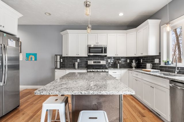 2 Liams Ln, Methuen, MA 01844