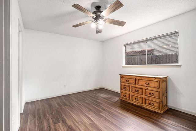 1722 Sherwood Circle, Alvin, TX 77511