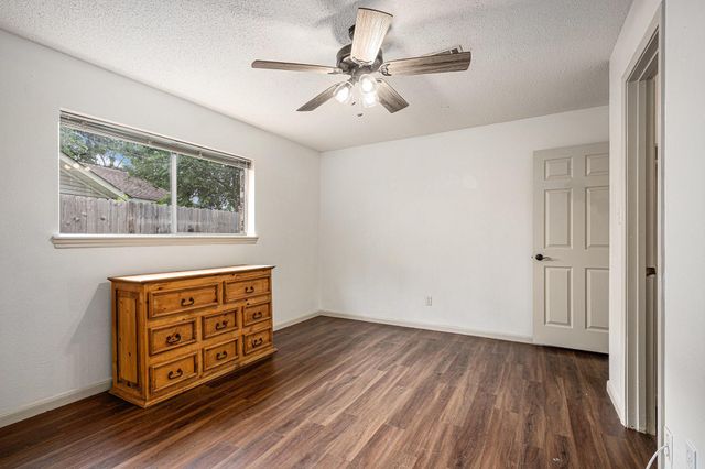 1722 Sherwood Circle, Alvin, TX 77511