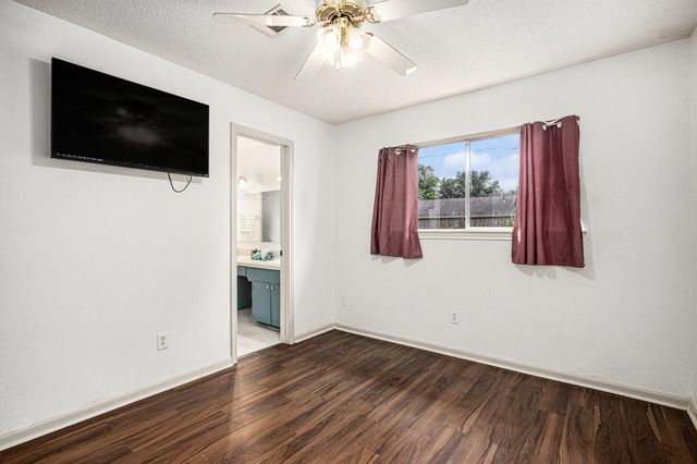 1722 Sherwood Circle, Alvin, TX 77511