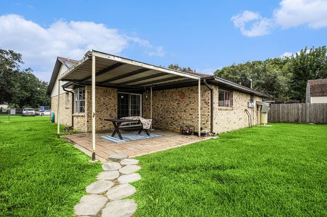 1722 Sherwood Circle, Alvin, TX 77511