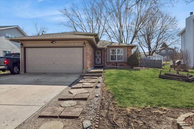 834 River Drive, Carol Stream, IL 60188