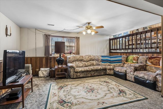834 River Drive, Carol Stream, IL 60188