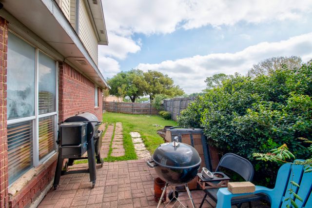 201 Teakwood Lane, Lewisville, TX 75067
