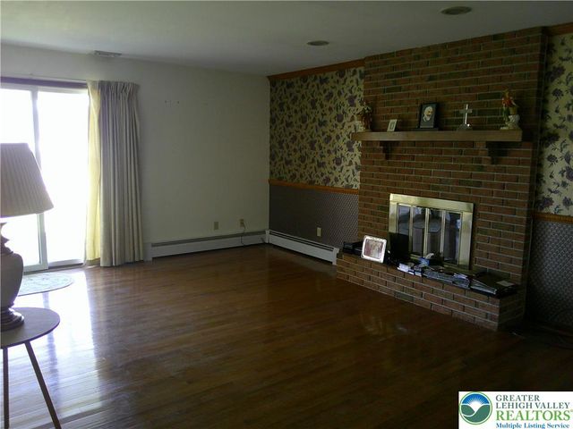 901 Apple Blossom Road, Easton, PA 18040