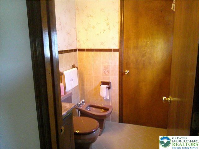 901 Apple Blossom Road, Easton, PA 18040