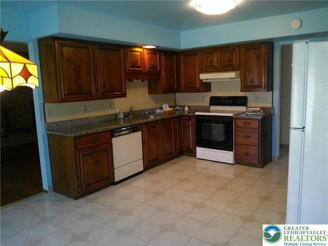 901 Apple Blossom Road, Easton, PA 18040