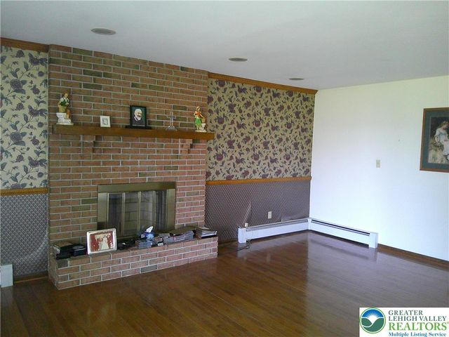 901 Apple Blossom Road, Easton, PA 18040