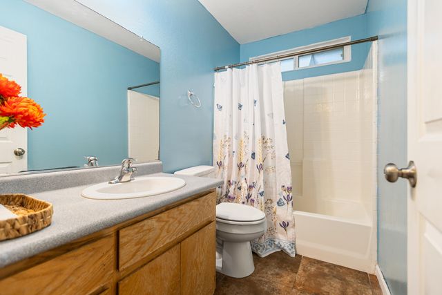 1021 Princeton Avenue, Lindsay, CA 93247