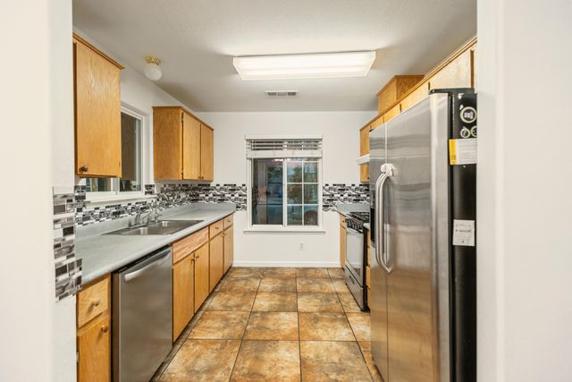 1021 Princeton Avenue, Lindsay, CA 93247