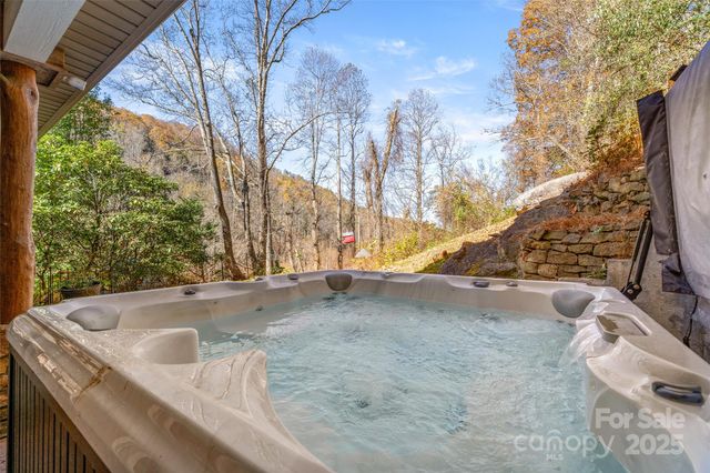 571 Terrys Gap Road, Fletcher, NC 28732