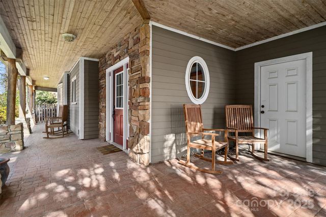 571 Terrys Gap Road, Fletcher, NC 28732