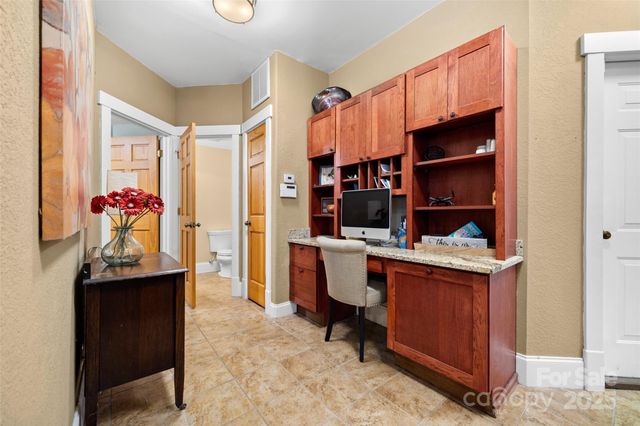 571 Terrys Gap Road, Fletcher, NC 28732