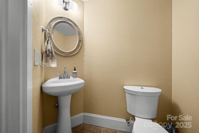 571 Terrys Gap Road, Fletcher, NC 28732