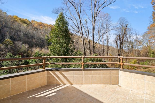 571 Terrys Gap Road, Fletcher, NC 28732