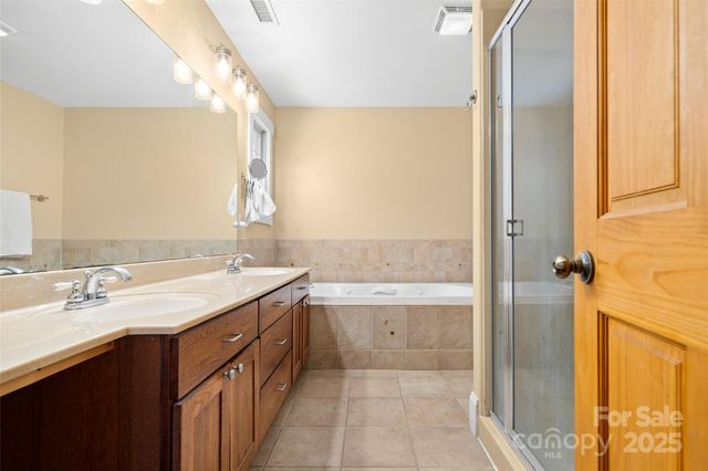 571 Terrys Gap Road, Fletcher, NC 28732