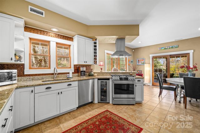 571 Terrys Gap Road, Fletcher, NC 28732