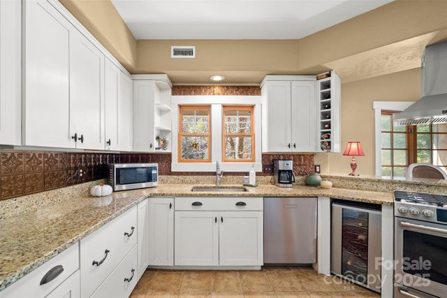 571 Terrys Gap Road, Fletcher, NC 28732