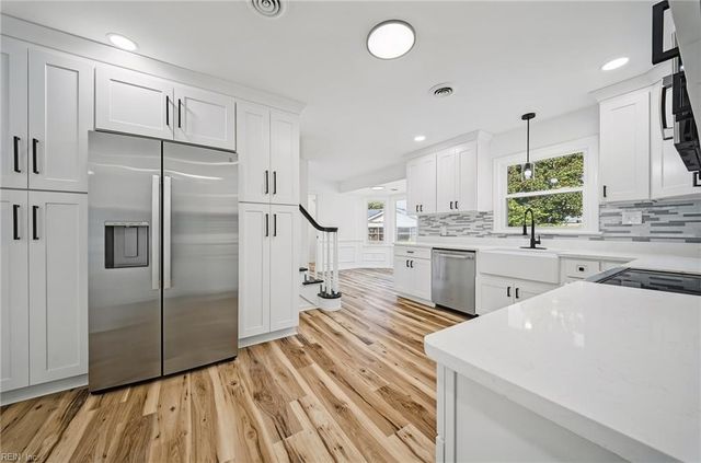 4852 Graystone CT, Virginia Beach, VA 23464
