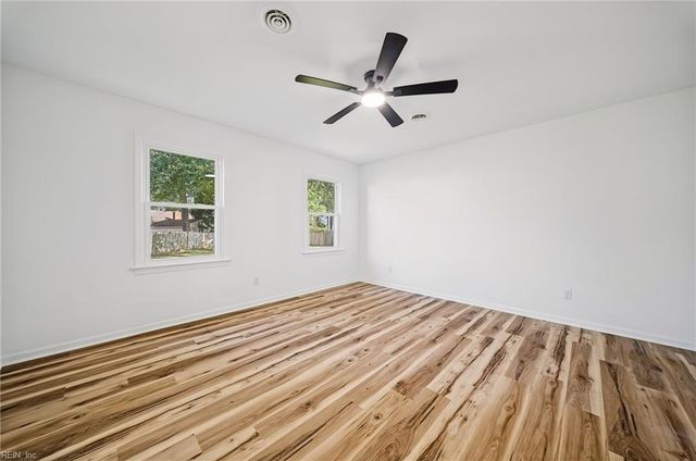 4852 Graystone CT, Virginia Beach, VA 23464