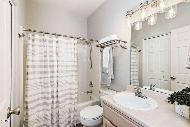 553 Mountain View Drive, Central Point, OR 97502