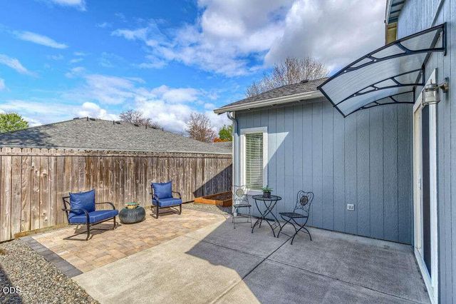553 Mountain View Drive, Central Point, OR 97502