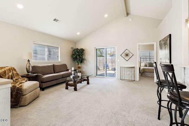 553 Mountain View Drive, Central Point, OR 97502