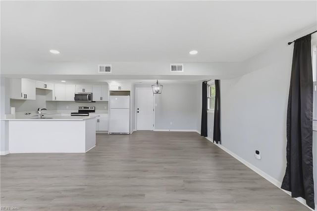 2102 Grimes RD, Hampton, VA 23663