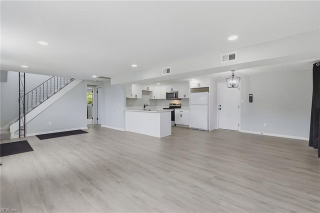 2102 Grimes RD, Hampton, VA 23663
