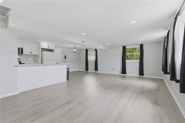 2102 Grimes RD, Hampton, VA 23663