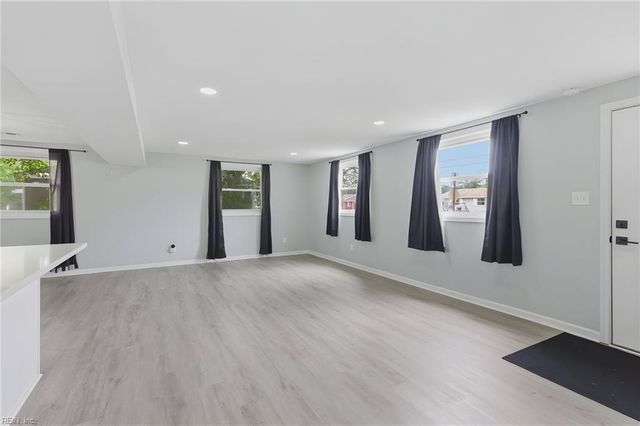 2102 Grimes RD, Hampton, VA 23663