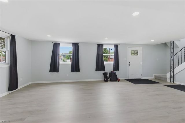 2102 Grimes RD, Hampton, VA 23663