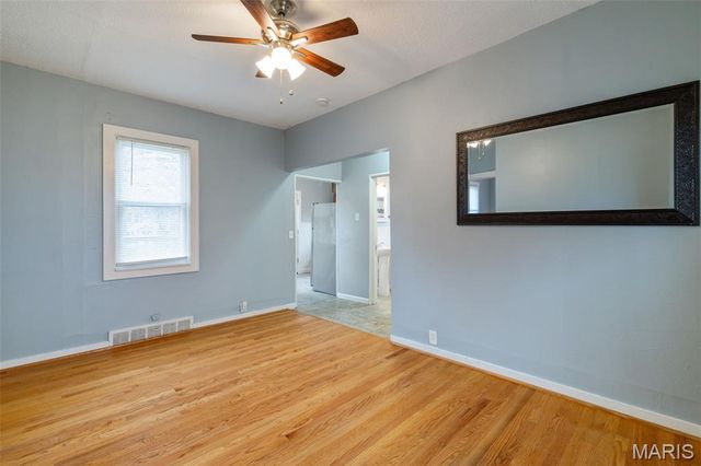 5201 S 37th Street, St Louis, MO 63116