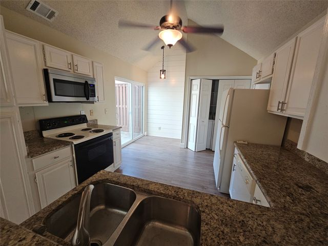 18163 Whispering Gables Lane, Dallas, TX 75287