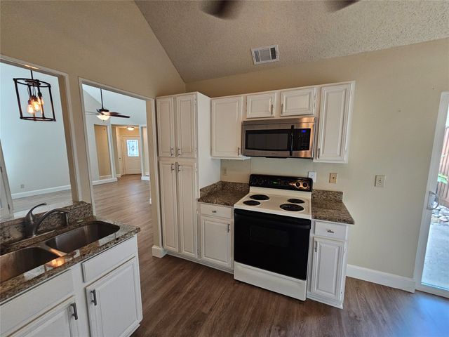 18163 Whispering Gables Lane, Dallas, TX 75287