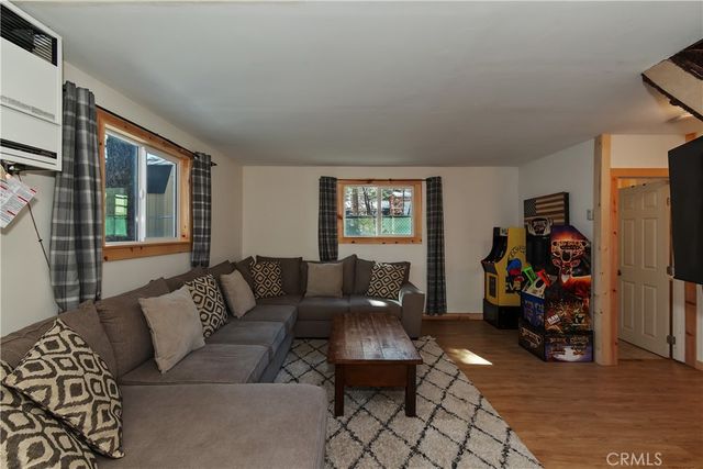 277 Wabash, Sugarloaf, CA 92386