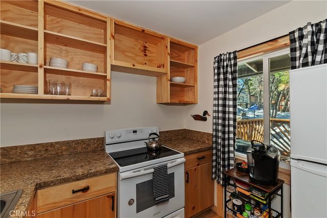 277 Wabash, Sugarloaf, CA 92386