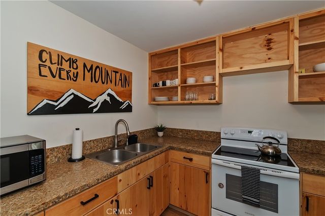 277 Wabash, Sugarloaf, CA 92386