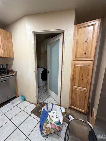 10601 Michele Avenue, Bakersfield, CA 93312