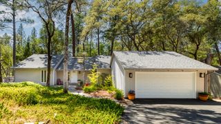 19007 Chickadee Ct, Penn Valley, CA 95946