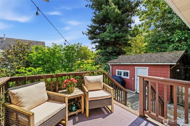 5910 Dayton Avenue N, Seattle, WA 98103