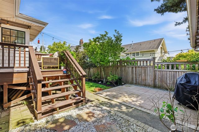 5910 Dayton Avenue N, Seattle, WA 98103