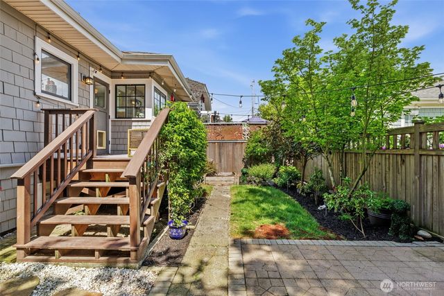 5910 Dayton Avenue N, Seattle, WA 98103