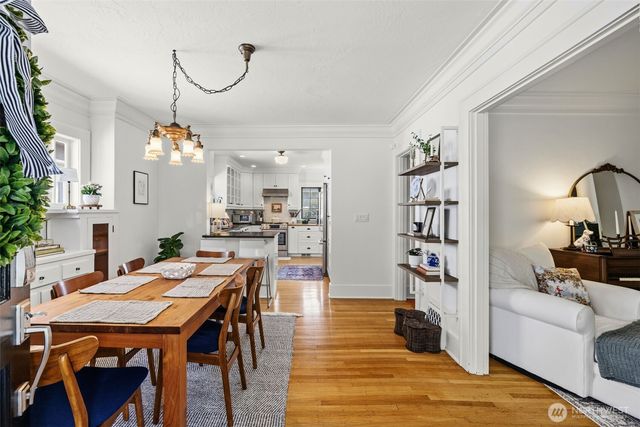 5910 Dayton Avenue N, Seattle, WA 98103