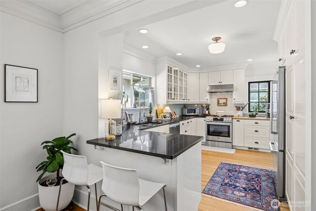 5910 Dayton Avenue N, Seattle, WA 98103