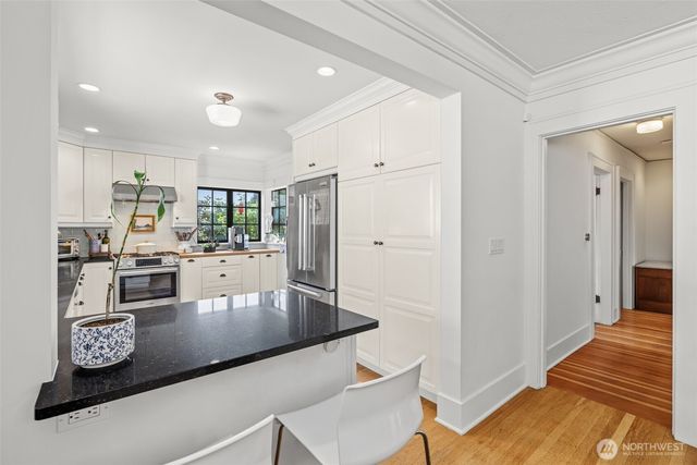 5910 Dayton Avenue N, Seattle, WA 98103