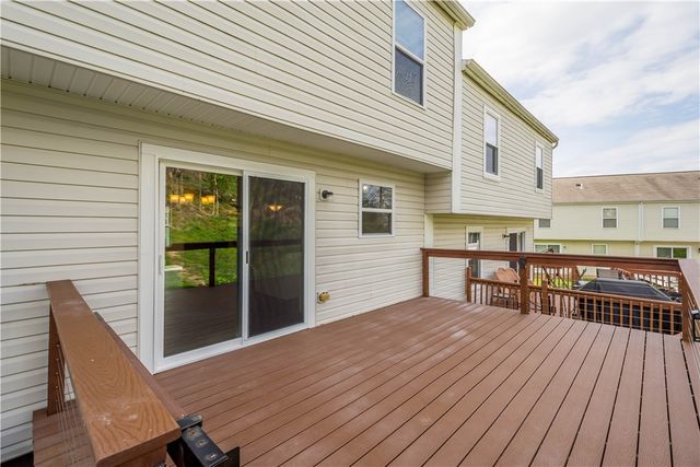 2007 Moccasin Dr, South Strabane, PA 15301