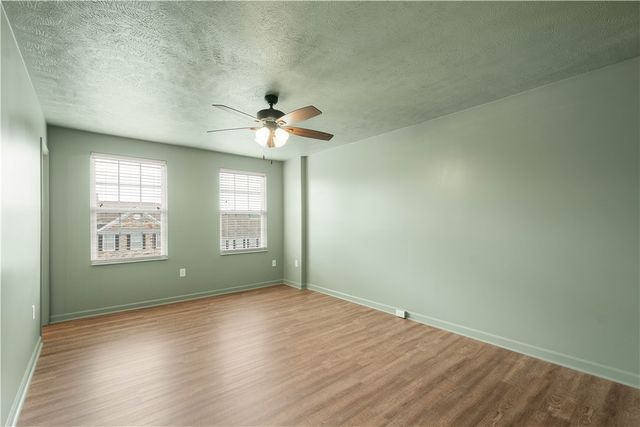 2007 Moccasin Dr, South Strabane, PA 15301