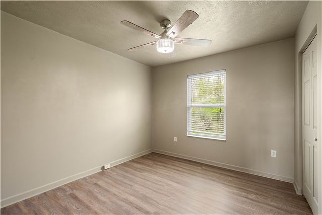 2007 Moccasin Dr, South Strabane, PA 15301