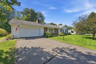19 Old Barn Road, West Springfield, MA 01089